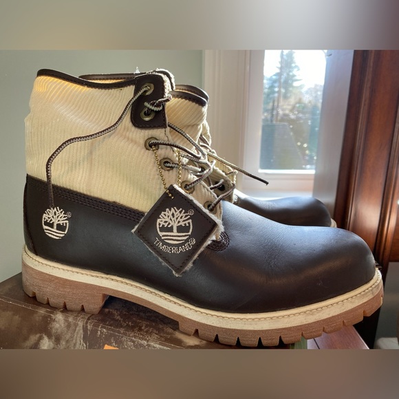Timberland Sz10 - Picture 3 of 8